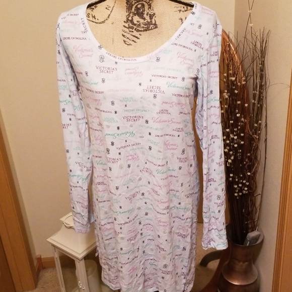 PINK Victoria's Secret Other - 💙Cute Victorias Secret nightshirt 💙